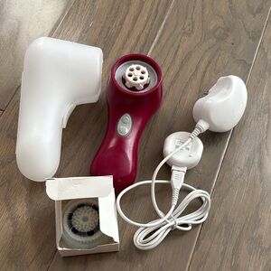 Clarisonic MIA 2 Facial Cleansing Brush - berry color - with brush and charger